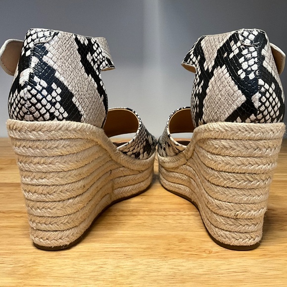 Nine West Snake Print Wedge Sandals 7.5 NWOT - Picture 7 of 10